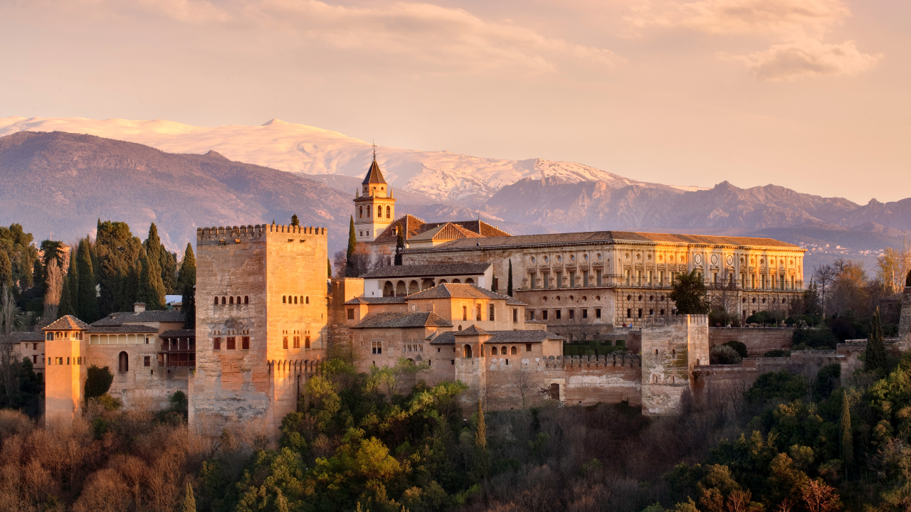 Where to get the best views of Alhambra Palace in Granada?