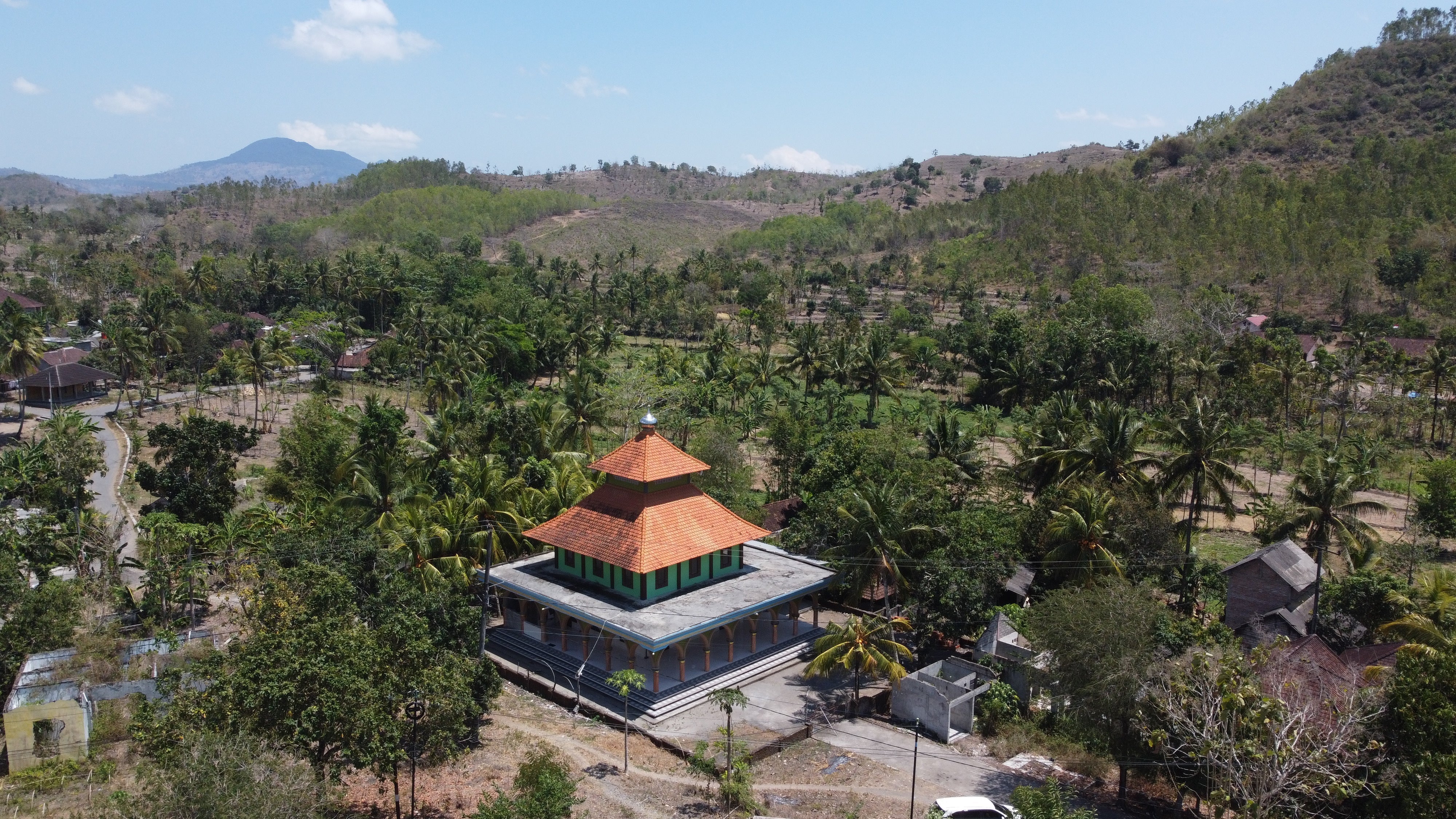 Lombok – A Small Indonesian Island With Over 1000 Mosques