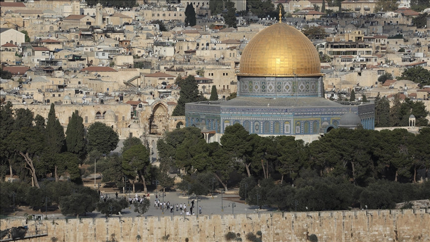 Praying Towards Masjid Al-Aqsa In Madinah